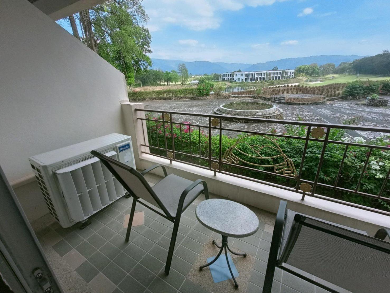 Royal Hills Golf Resort & Spa Nakhon Nayok Exterior photo