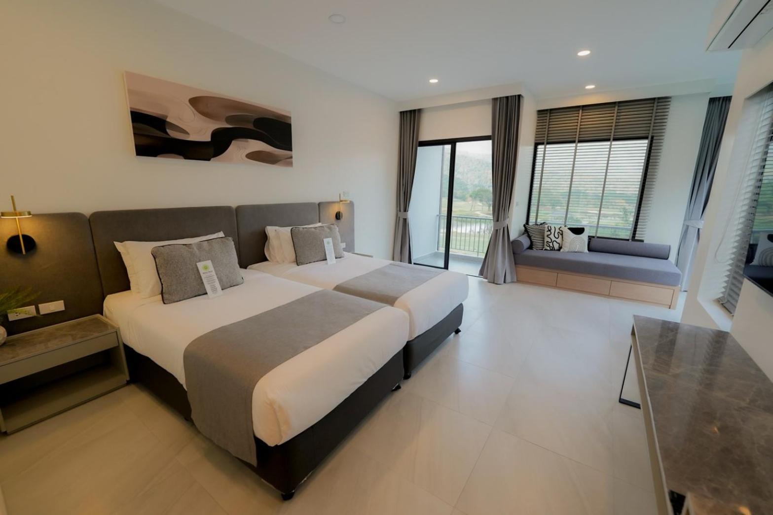 Royal Hills Golf Resort & Spa Nakhon Nayok Exterior photo